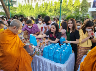 กิจกรรมเจริญพระพุทธมนต์และตักบาตรเนื่องในวันขึ้นปีใหม่ พ.ศ. ... พารามิเตอร์รูปภาพ 5